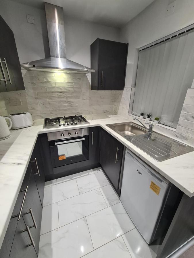 Whole House - 4 Bedrooms - Parking - Sleeps 8 Birmingham Extérieur photo
