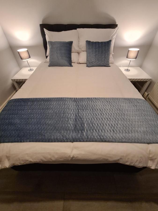 Whole House - 4 Bedrooms - Parking - Sleeps 8 Birmingham Extérieur photo
