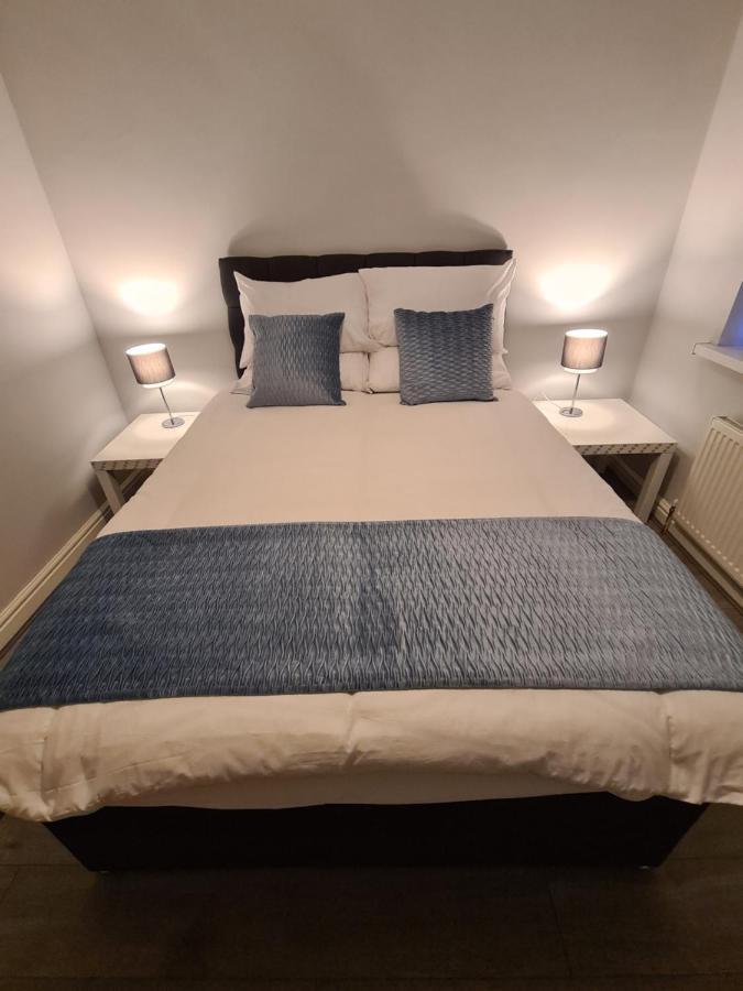 Whole House - 4 Bedrooms - Parking - Sleeps 8 Birmingham Extérieur photo