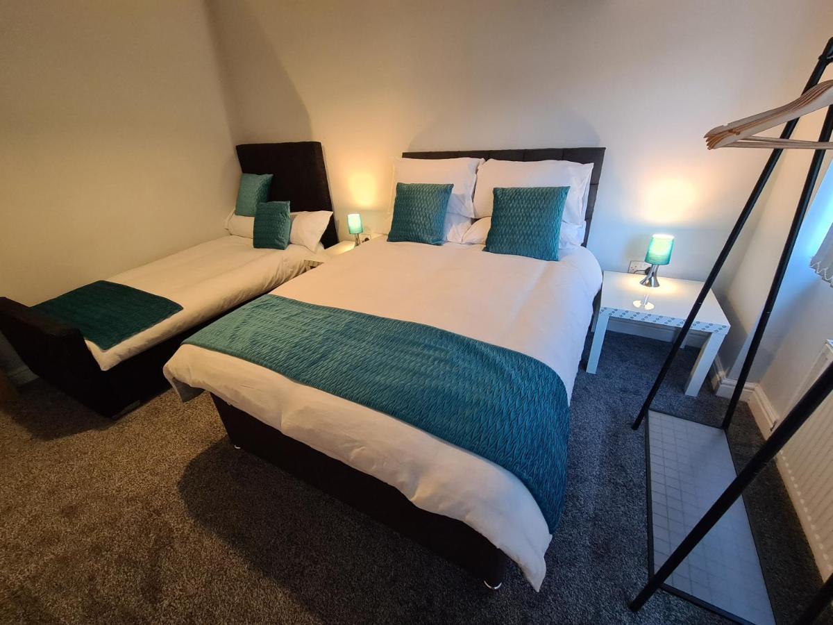 Whole House - 4 Bedrooms - Parking - Sleeps 8 Birmingham Extérieur photo