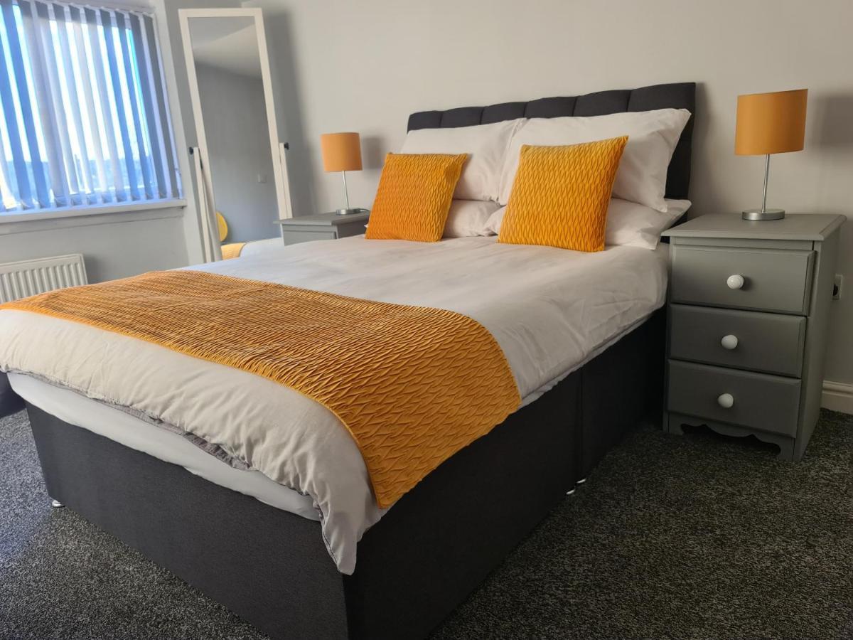 Whole House - 4 Bedrooms - Parking - Sleeps 8 Birmingham Extérieur photo