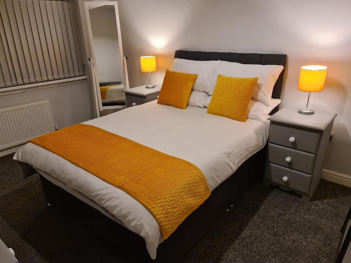 Whole House - 4 Bedrooms - Parking - Sleeps 8 Birmingham Extérieur photo