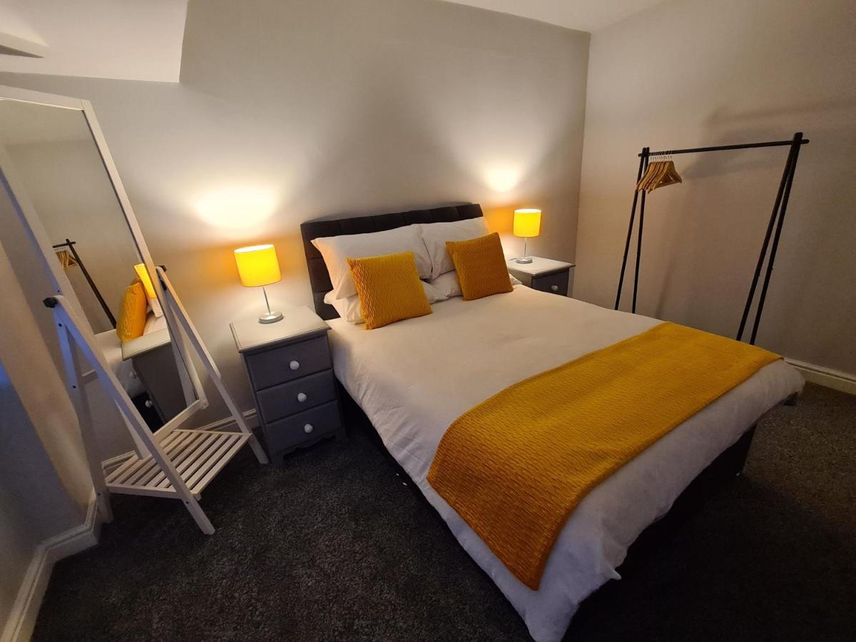 Whole House - 4 Bedrooms - Parking - Sleeps 8 Birmingham Extérieur photo
