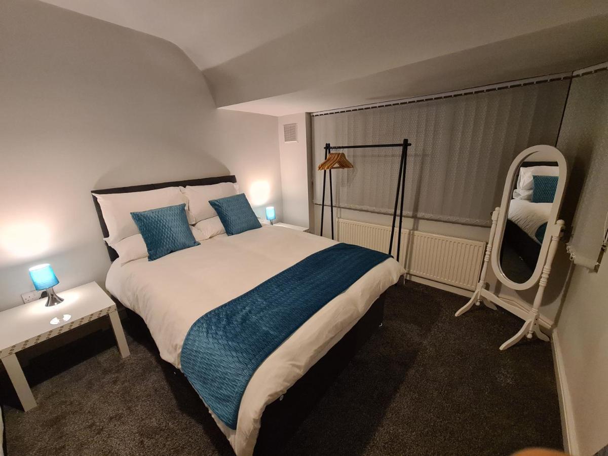 Whole House - 4 Bedrooms - Parking - Sleeps 8 Birmingham Extérieur photo
