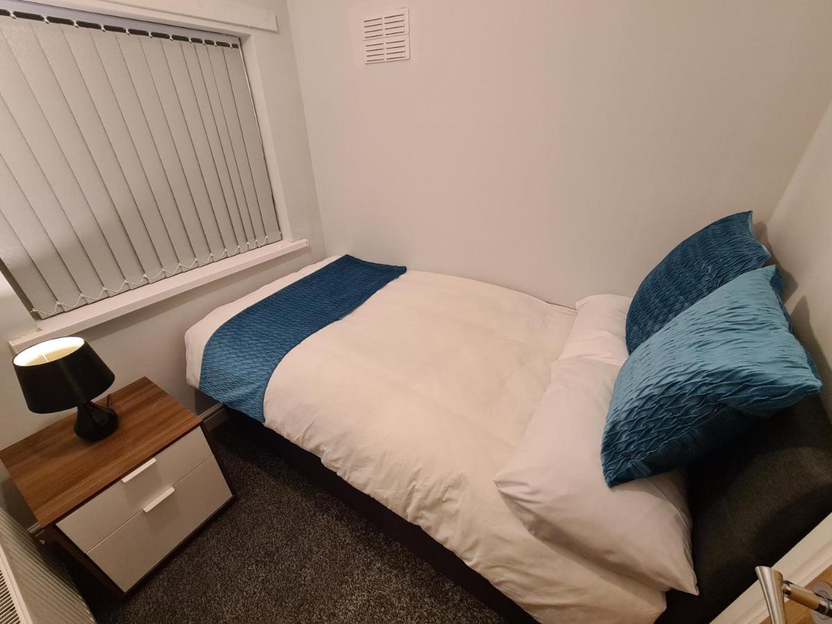 Whole House - 4 Bedrooms - Parking - Sleeps 8 Birmingham Extérieur photo