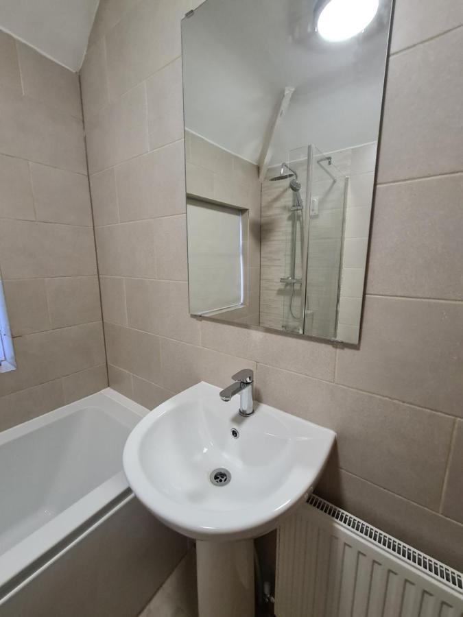 Whole House - 4 Bedrooms - Parking - Sleeps 8 Birmingham Extérieur photo