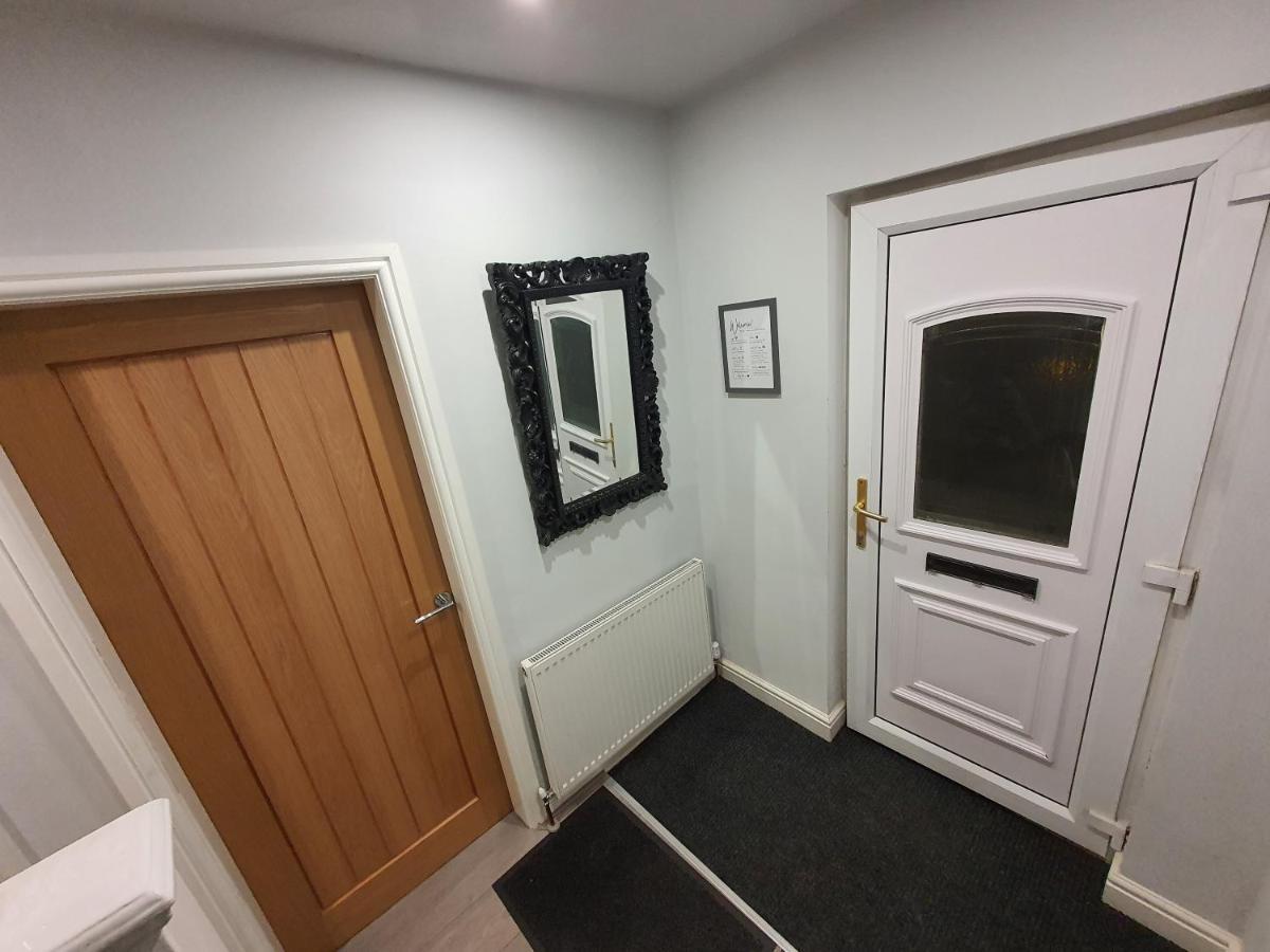 Whole House - 4 Bedrooms - Parking - Sleeps 8 Birmingham Extérieur photo